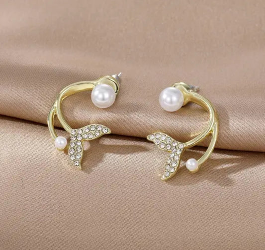 Korean Fin Shaped Pearl Earrings